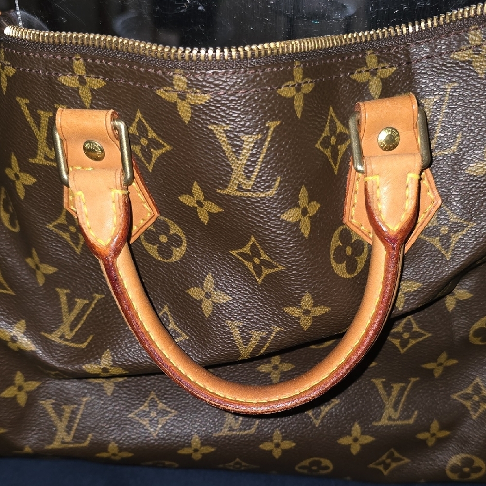 Louis Vuitton Monogram Canvas Speedy 40 - Picture 7 of 17